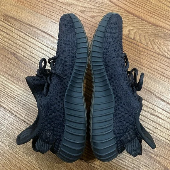 Yeezy black sneakers - Picture 2 of 5